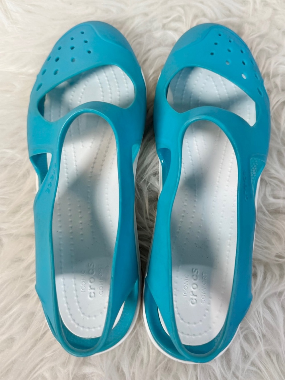 CROCS Women’s Size 8 Swiftwater Wave Slip On Closed Toe Sandals